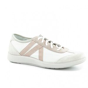 Munro American Clemens sneakers shoes shoe women’s size 9.5 NWT